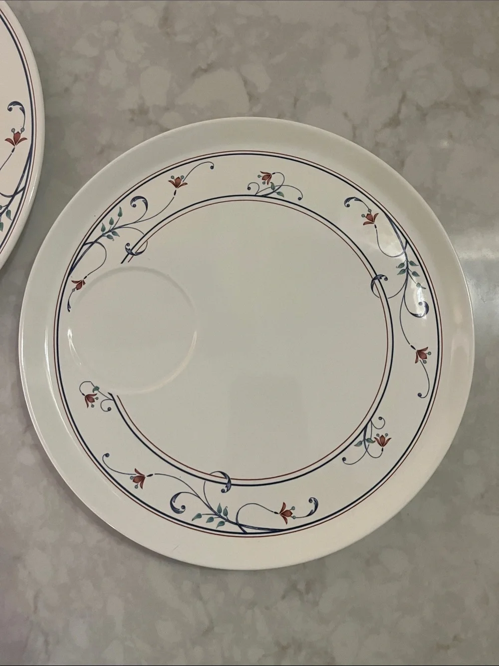 MIKASA Intaglio Annette Round Platter and dip plate